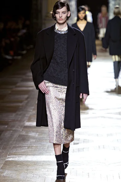 Look 9